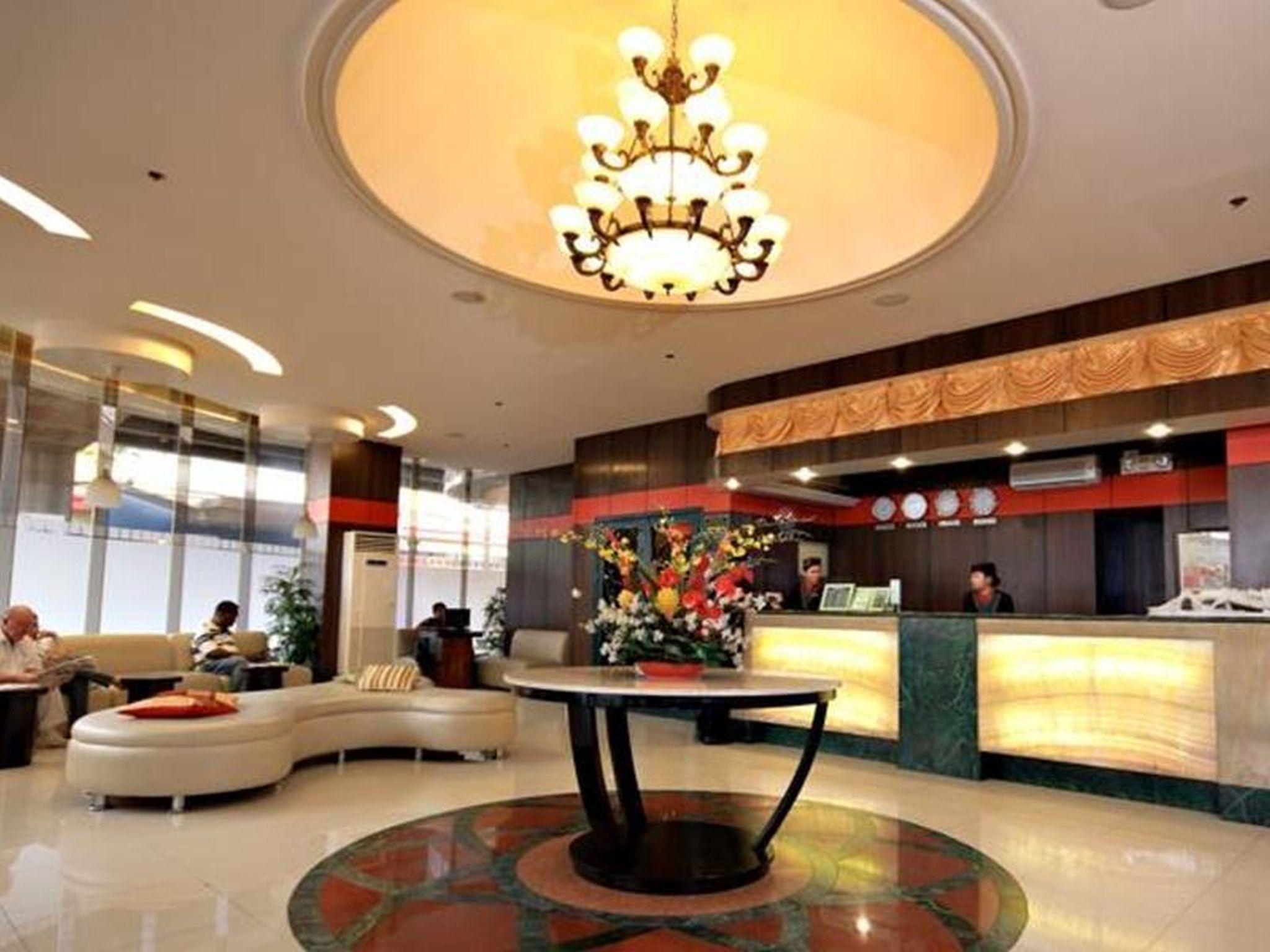 Eurotel Makati Makati City Exteriör bild