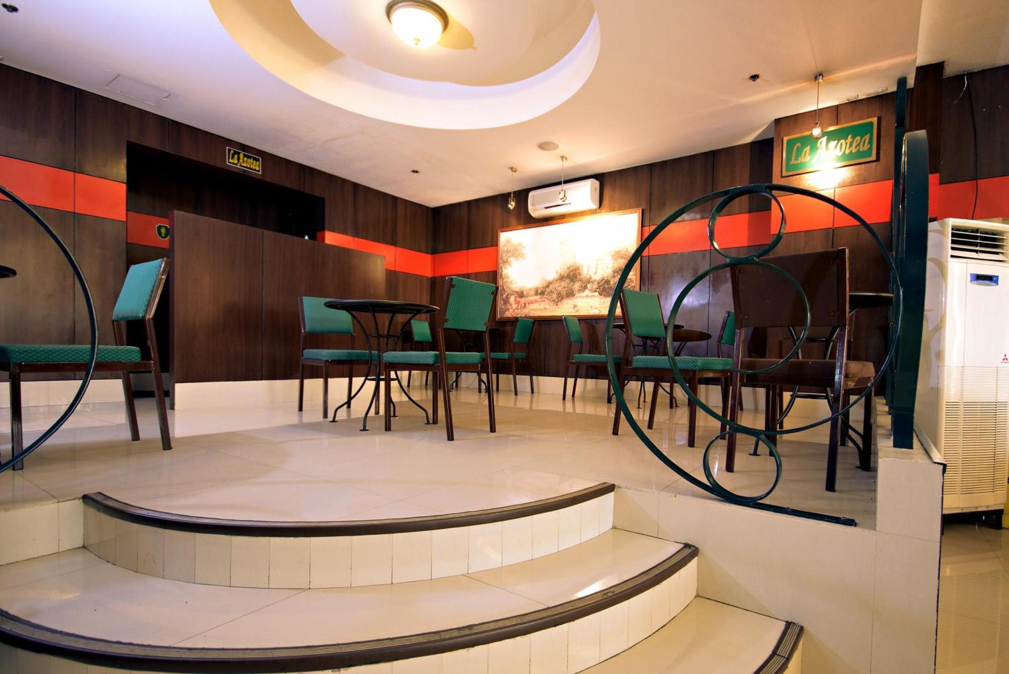 Eurotel Makati Makati City Exteriör bild