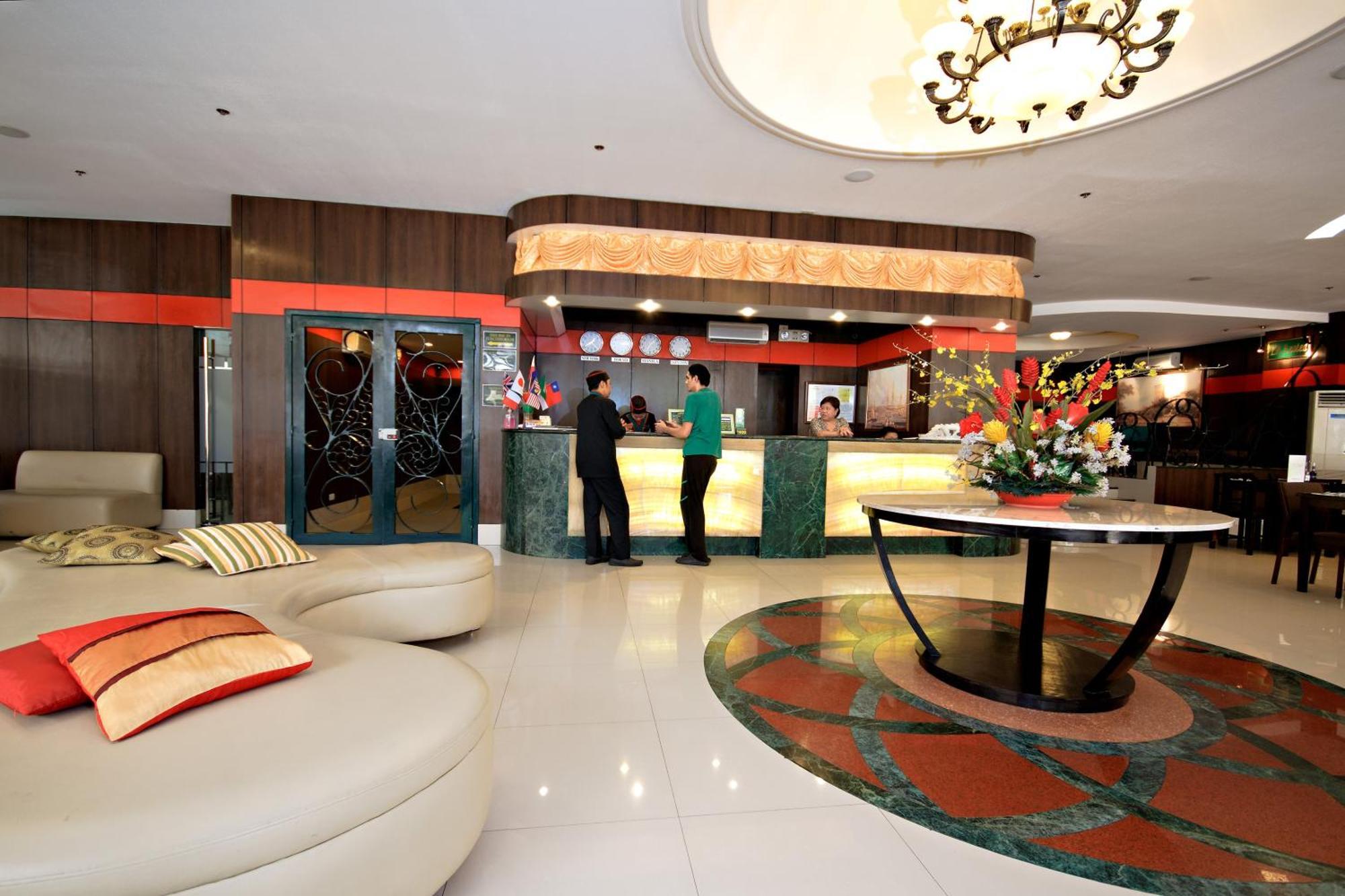 Eurotel Makati Makati City Exteriör bild