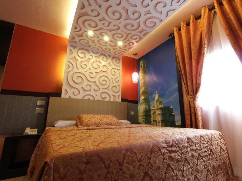 Eurotel Makati Makati City Exteriör bild
